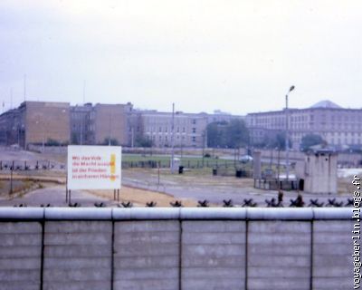 La Potsdamer Platz vue de Berlin-Ouest